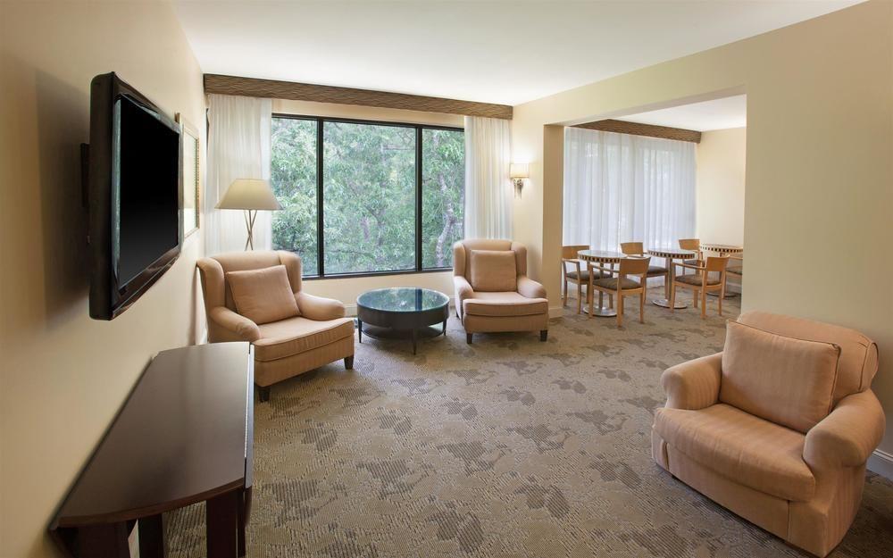 Sheraton Чапел Хилл Экстерьер фото